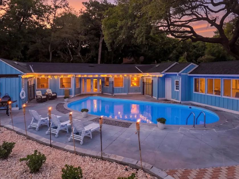 Pine Knoll Oasis Private Pool Beach & Boat Access - Image 1