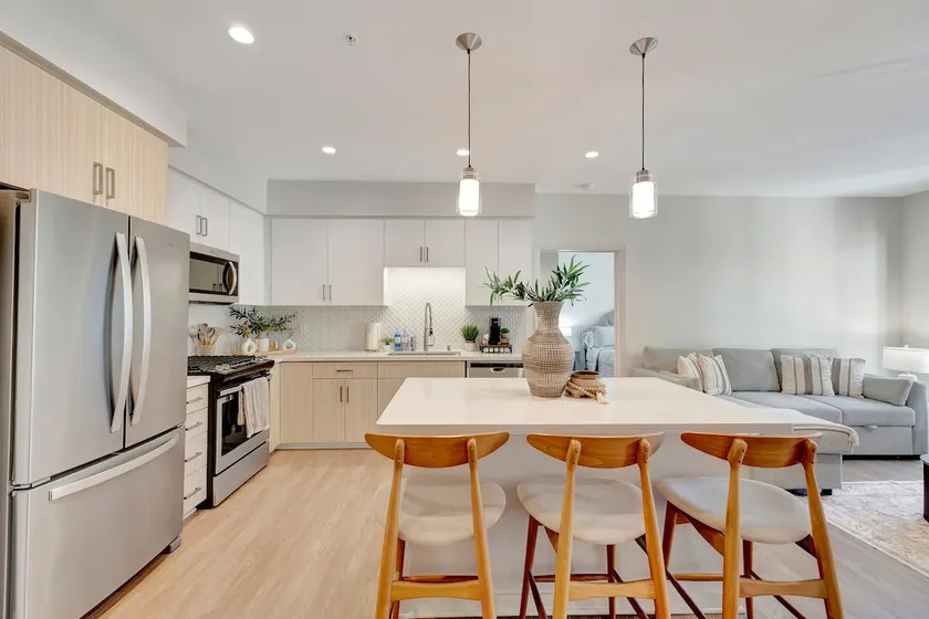 BRAND NEW! Gorgeous & Clean 2BR Apt w/ Pool & Gym - Image 1