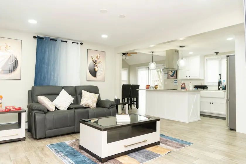 Juliet's Cozy Retreat - Image 1
