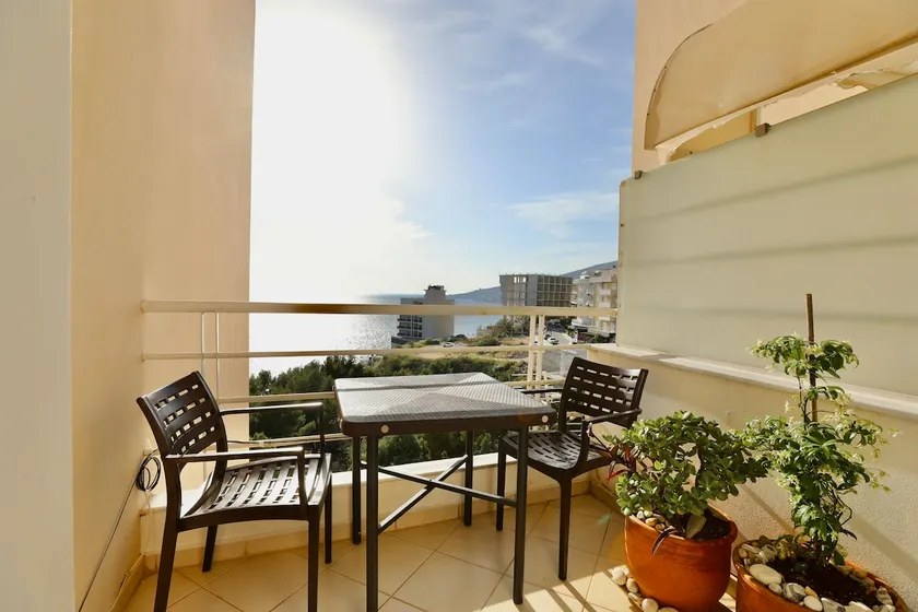 3-person apartment, sea view + direct access to the beach - Image 1
