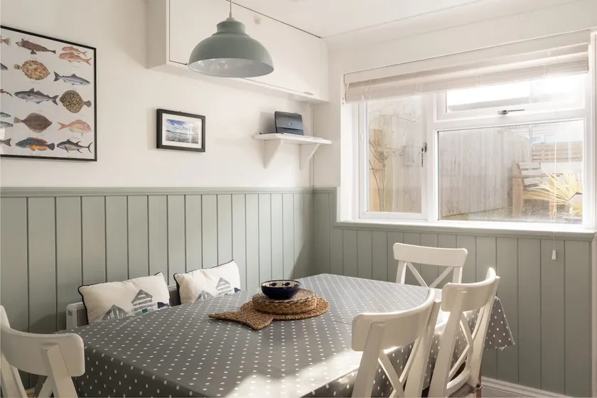 Home in Portscatho Sea Views Parking & Garden - Image 1