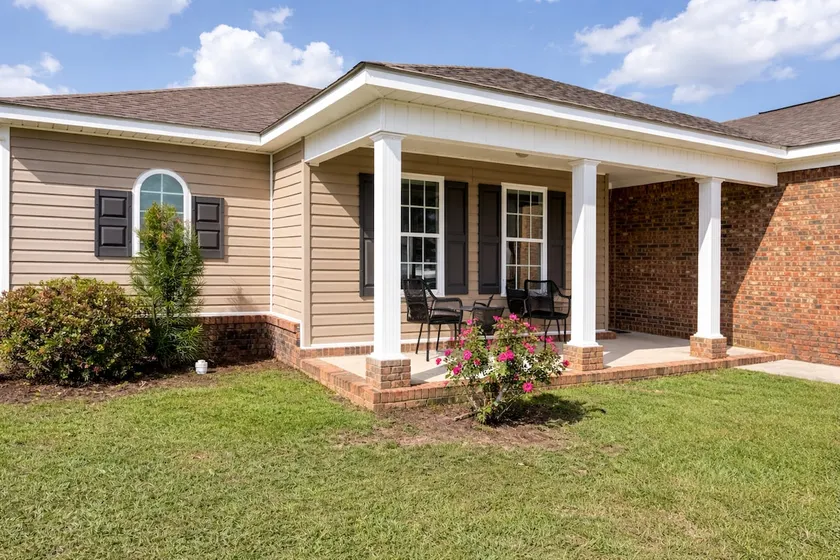 Southern Comfort - Quiet & Cozy Single-Story 3BR - Image 1