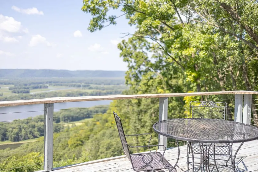Riverview Retreat / Sleeps 6 - Image 1