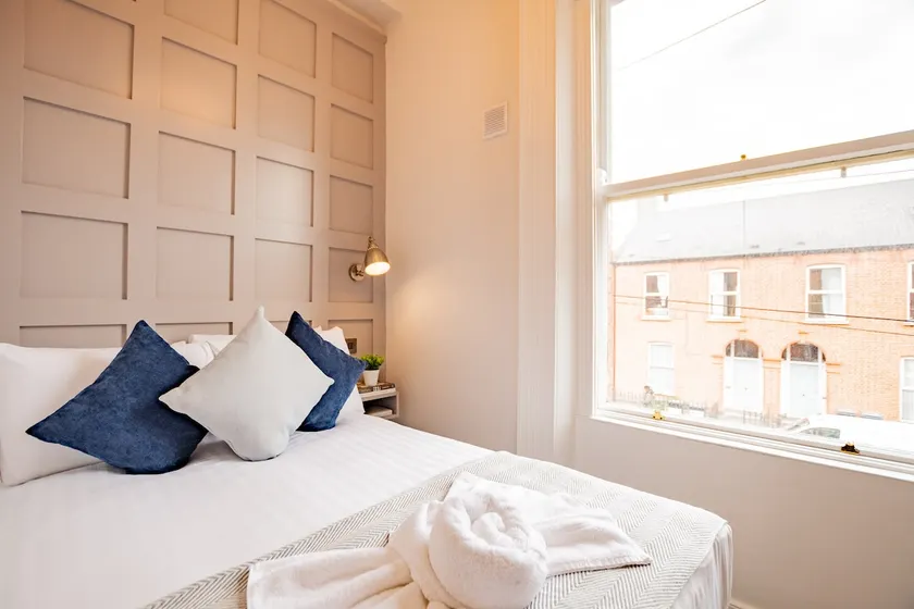 Modern Suite 47, Grove Park | Wi-Fi & TV - Image 1