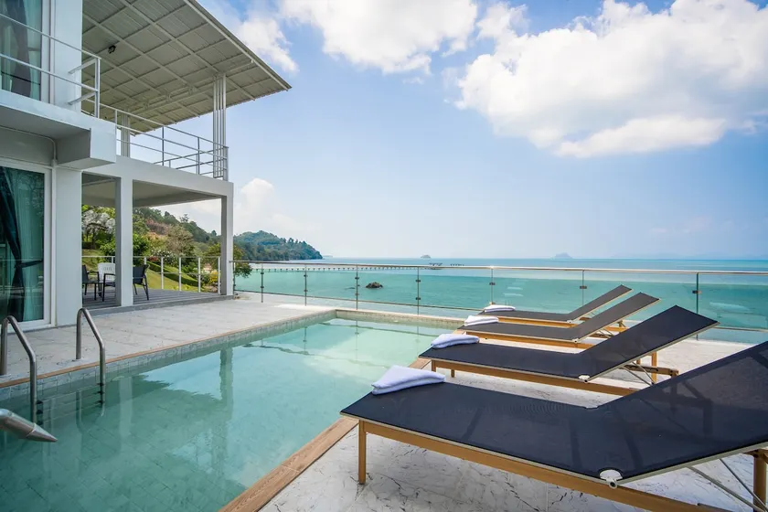 6-Bedroom Villa | Stunning Panoramic Ocean Views - Image 1