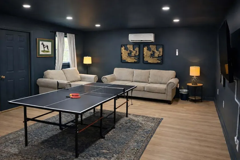 Spacious 4BR Family Home with Game Room - Image 1