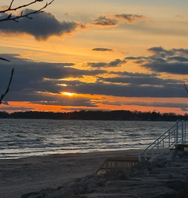 Sherkston Shores Sunset Cottage 1 Min Beach - Image 1