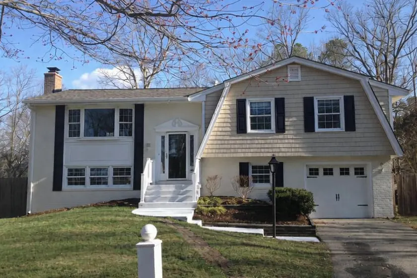 Spacious 4BR Near DC | Free Parking | Sleeps 11 - Image 1