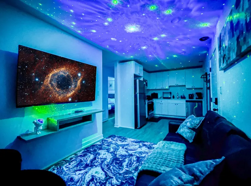 Galactic Getaway | 2BD for 5 Near City & Airport - Image 1