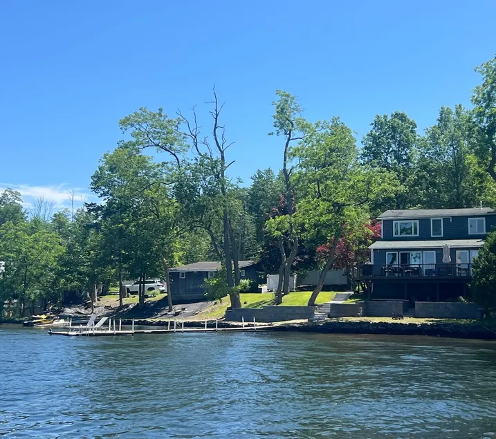 Lakefront w Private Dock + Kayaks | Sunlit Escape - Image 1