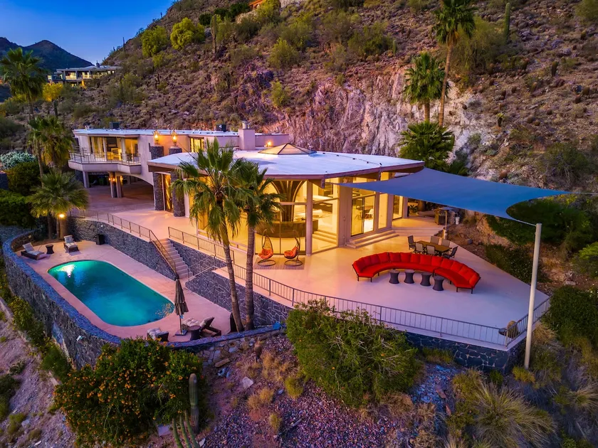 Mountain Views+City Views+Heated Pool+Luxury - Image 1