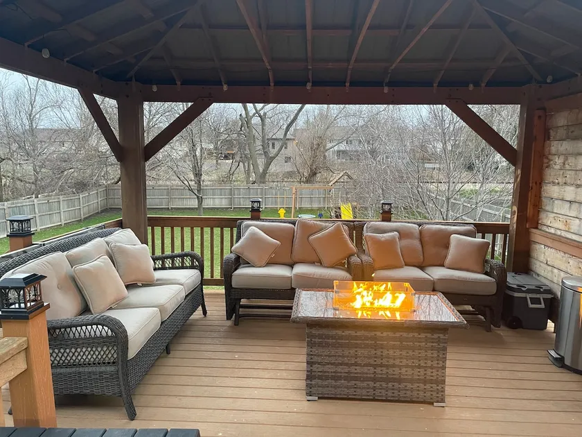 City Convenience, Nature Retreat & Serene Deck - Image 1