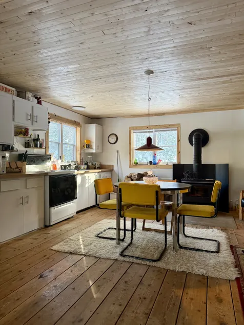 Cozy riverside chalet - Image 1