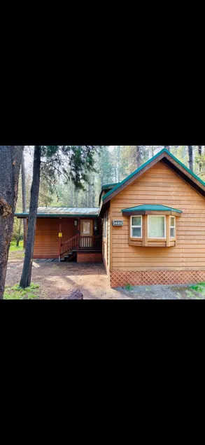 Cozy Cascade Chalet - Image 1