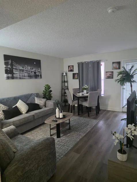 walk right in and relax - Image 1