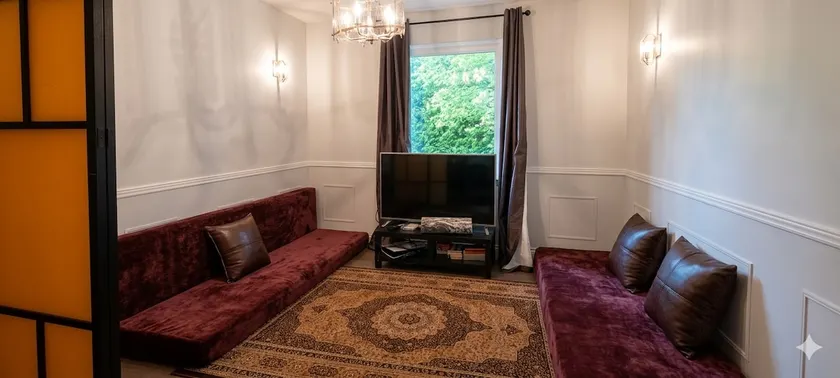 Private Peaceful on 5-Acre 2BR Home, Near HWY 401 - Image 1