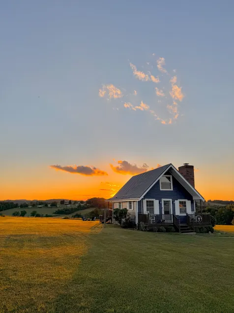 Enjoy the view & sunset @ Coraline’s Cabin - Image 1