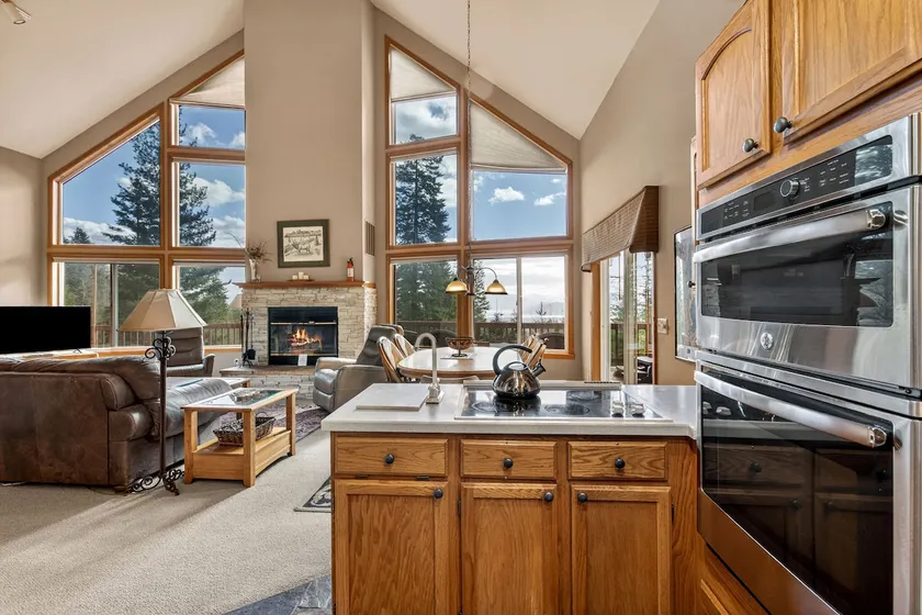 Lakeview Chalet w/ Hot Tub & Central AC - Image 1