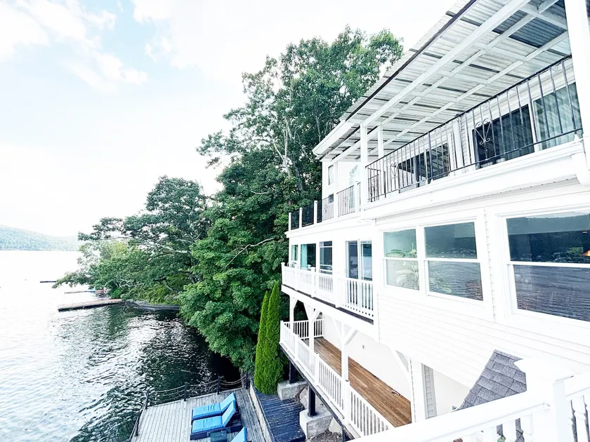 Fly-In Lakefront Oasis • Private Seaplane Hangar - Image 1
