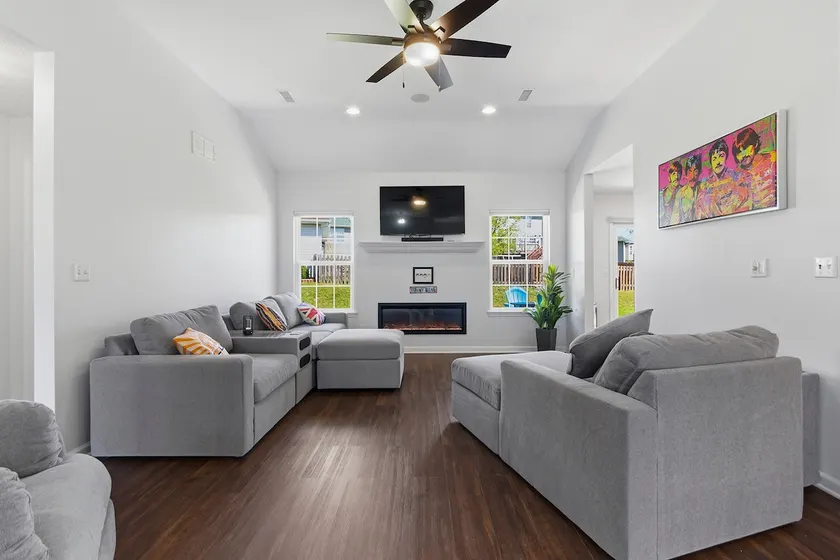 Penny Lane Retreat | 15 Min. to Stadium - Image 1