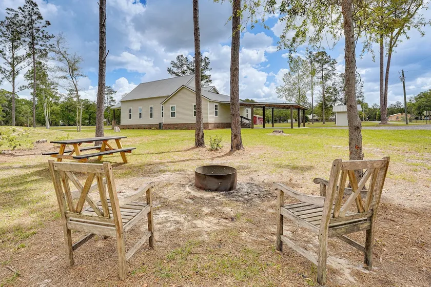 Near Ichetucknee Springs! Renovated Historic Home - Image 1