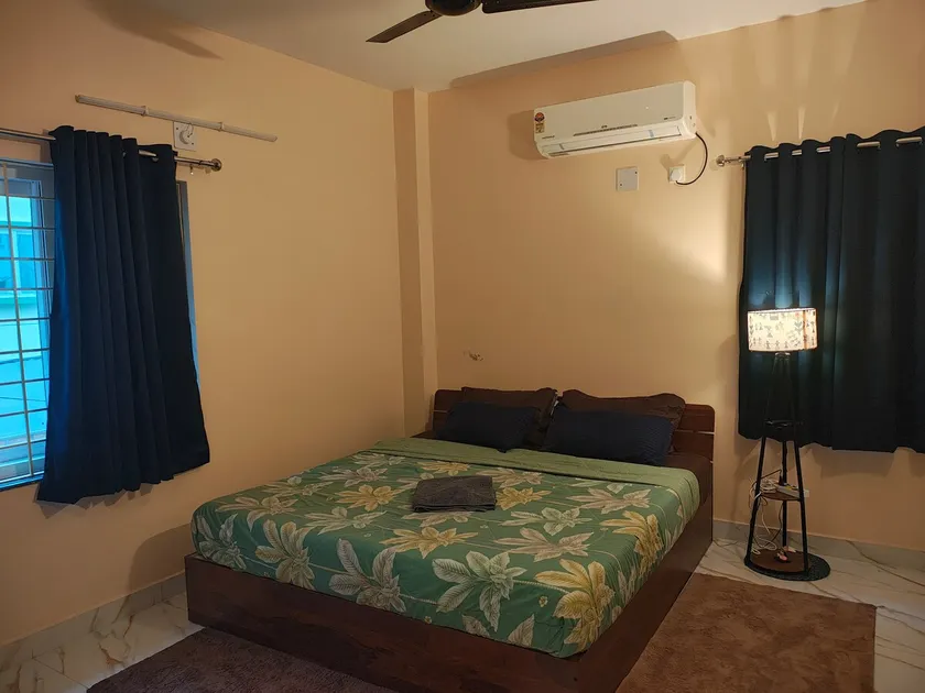 Spacious 1BHK near Sum, IGKC| Daily clean, Private - Image 1