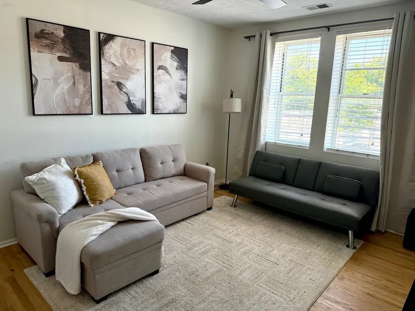1BR Apartment near Pittsburgh Airport/Free Parking - Image 1