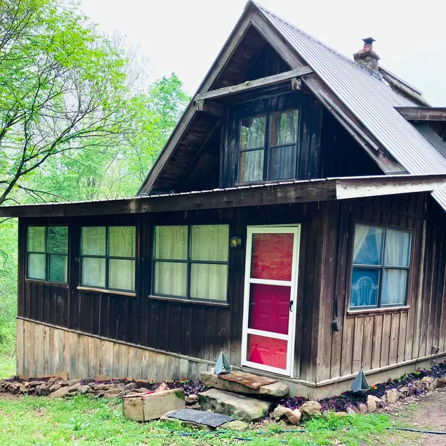 Cabin tucked in a quiet atmosphere to recharge - Image 1