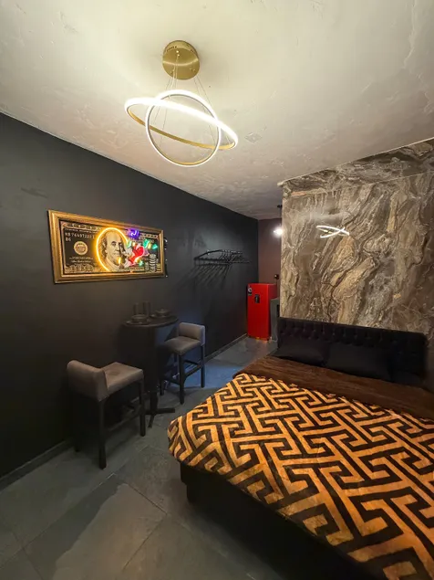 Luxurious suite 5 minutes from La Raza Hospital - Image 1