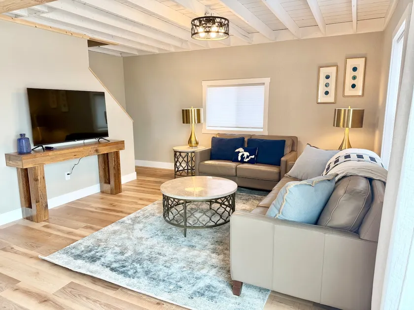 Newly remodeled Lake Superior views by Pict Rocks - Image 1