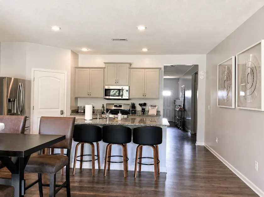 Memphis-Inspired 4BR Home w/Fireplace + Fast Wi-Fi - Image 1