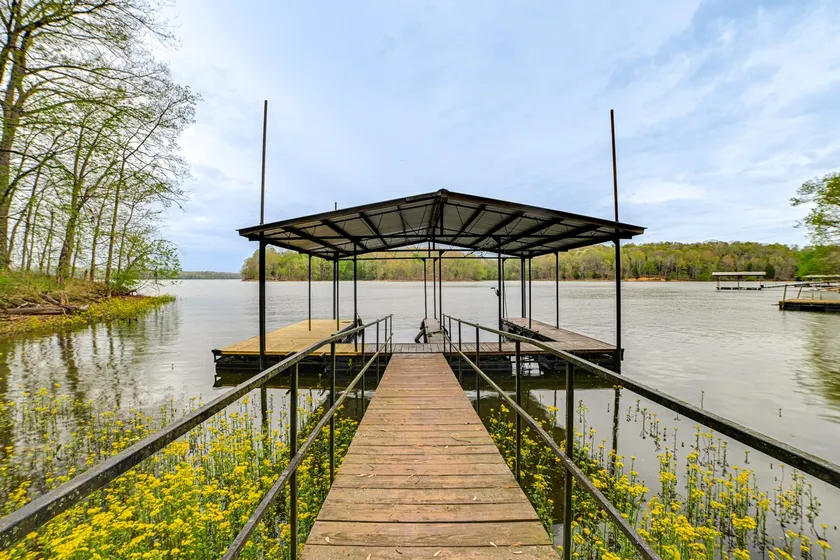 Lake Barkley Fishing Getaway w/ Private Dock! - Image 1