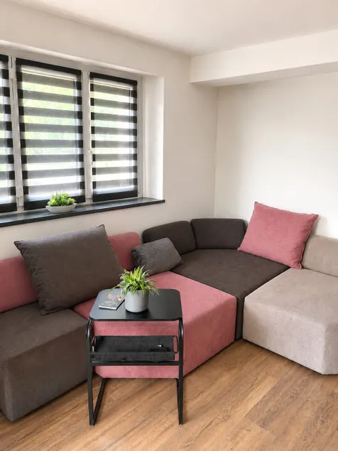 Modern, fully equipped 2½-room apartment - Image 1