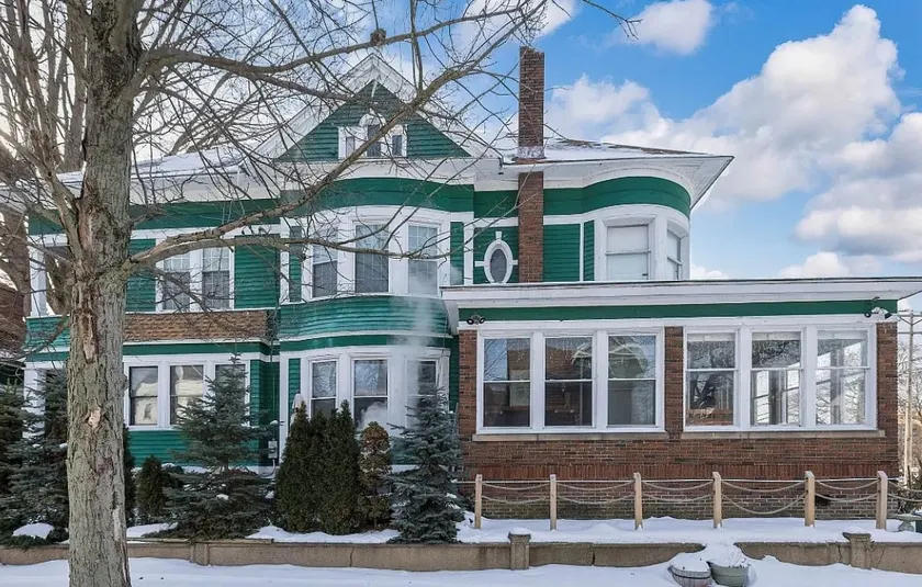 Vintage Inn Erie - Image 1