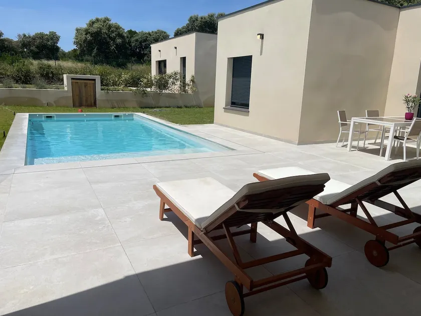 Lodge des Garrigues – Swimming Pool & Garden/Terrace - Image 1