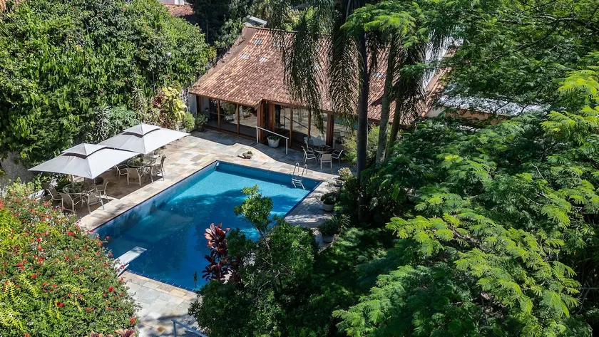 Flamboyant House | 3 Suites with Pool and Garden - Image 1