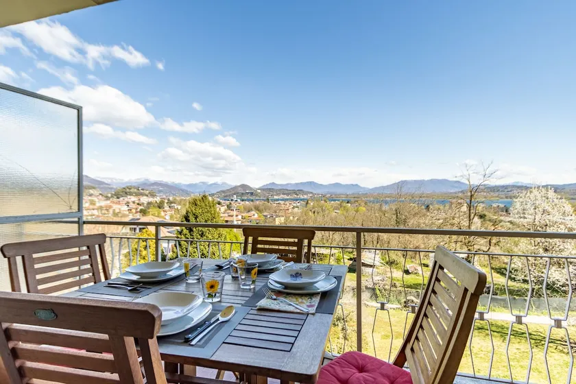 Pasadena House - Arona - Terrace with lake view - AC - By Guestaly - Image 1