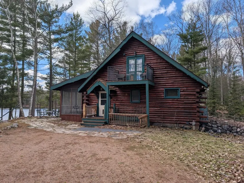 Pine Tree Lodge - Image 1