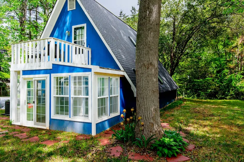 The Indigo A-frame near WFU! - Image 1