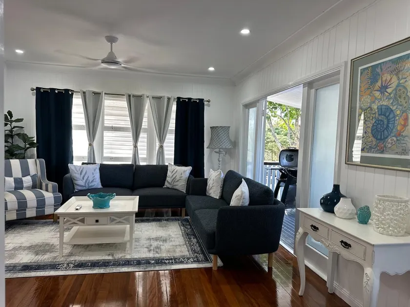 Haven on Hutton - Bright & modern home in Aspley - Image 1