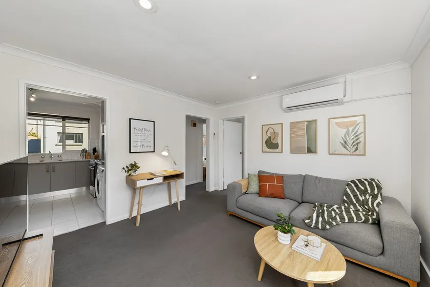 Red Hill 2BR: Parking, Wi-Fi, Shops & Café nearby - Image 1