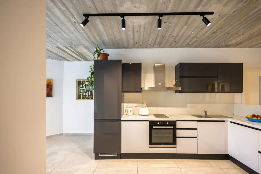 Spacious 3BR Apartment Close to St Julian's by Buena Vista - Image 1
