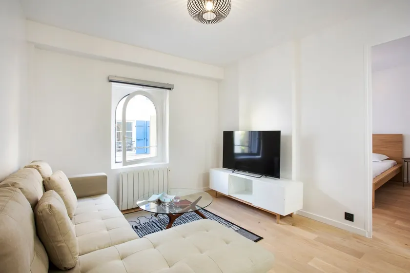 Downtown apartment 6 minutes from the metro - Image 1