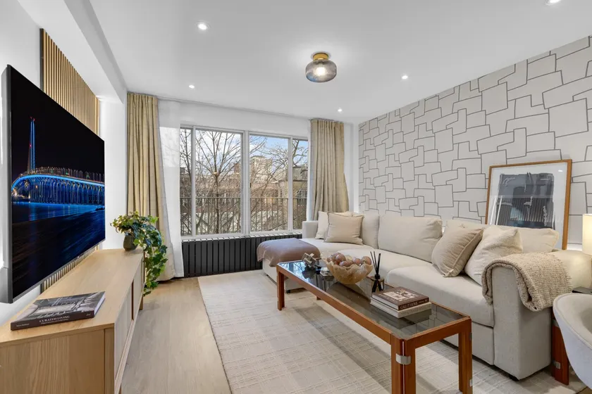 La Galerie Luxe | 1 Bedroom | King Bed & Parking - Image 1