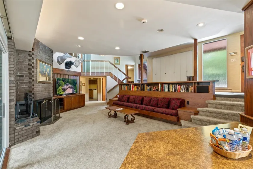 70's Pad Nature Retreat - Image 1
