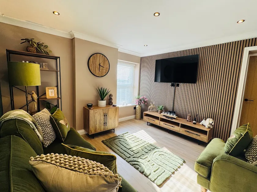 Station House - Platform 2 - 3 Bedrooms - Sleeps 6 - Image 1
