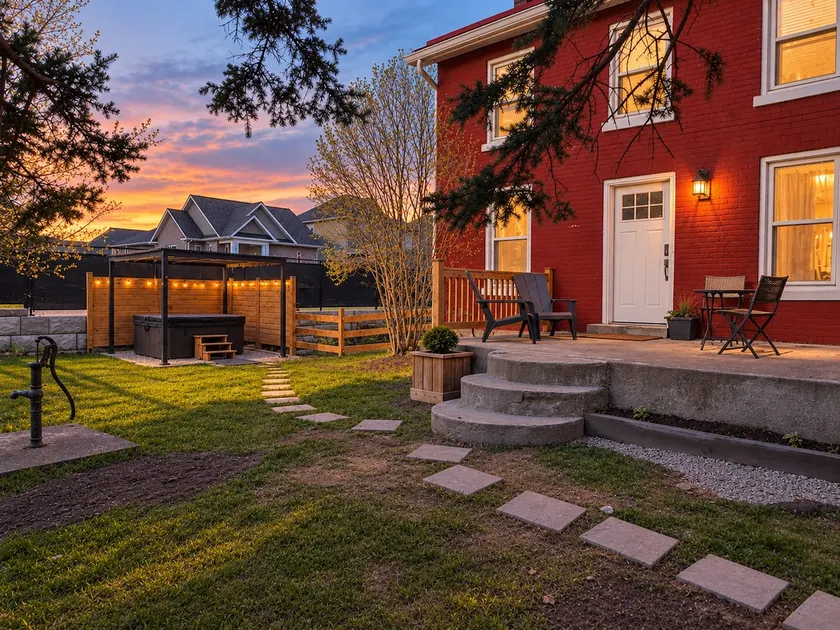Checkerboard Guesthouse - Image 1
