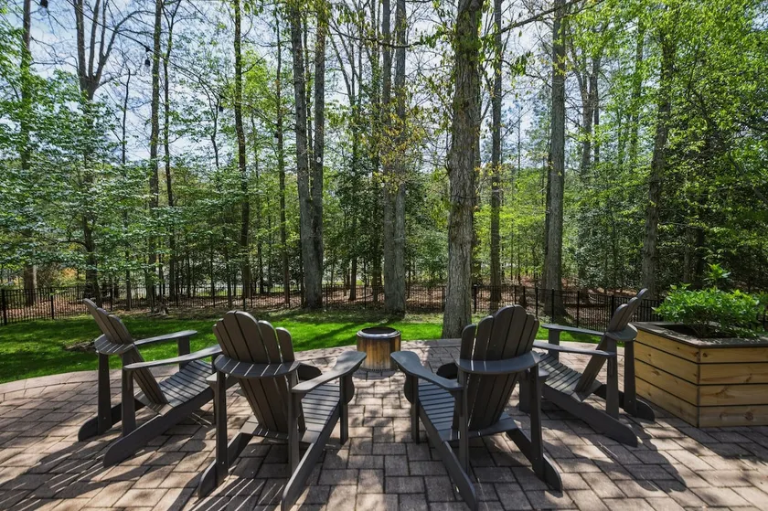 Large Family Home in Safe & Accessible Area! - Image 1