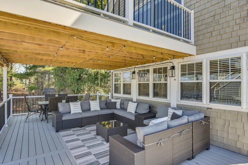 New England Cottage! Water Views & Decks - Image 1