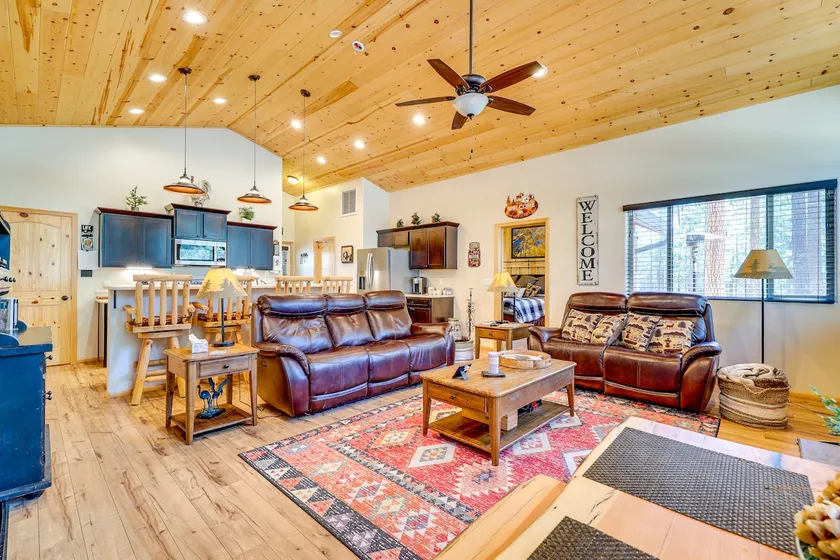 Escape to Alpine! Outstanding Cabin w/ Deck & Yard - Image 1